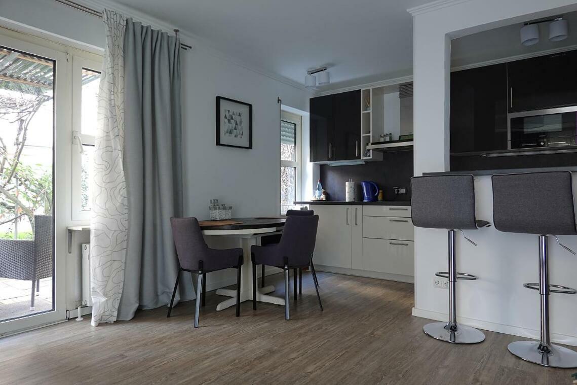 Ruhige Ferienwohnung Mitten In Wiesbaden Exterior foto
